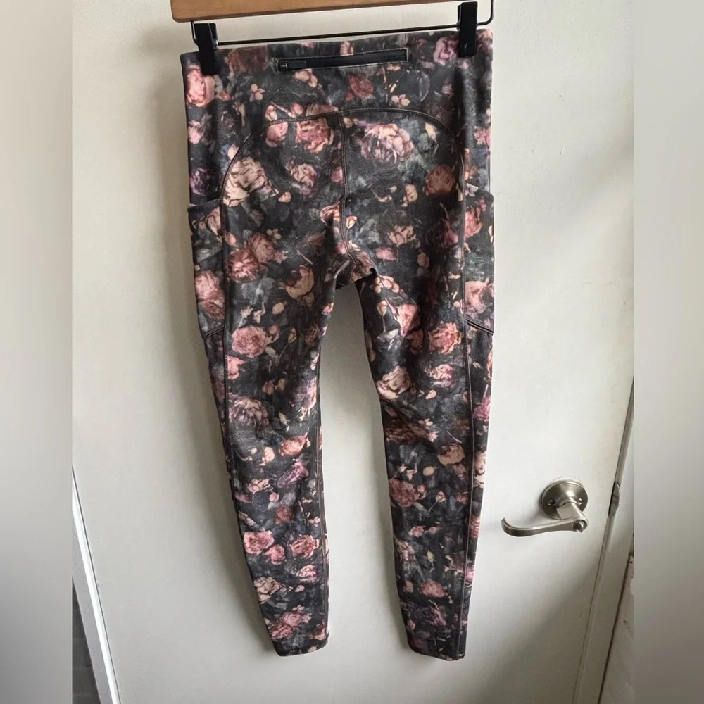 Lululemon Speed Up Tight Leggings 6 athleisure workout yoga travel‎ layered